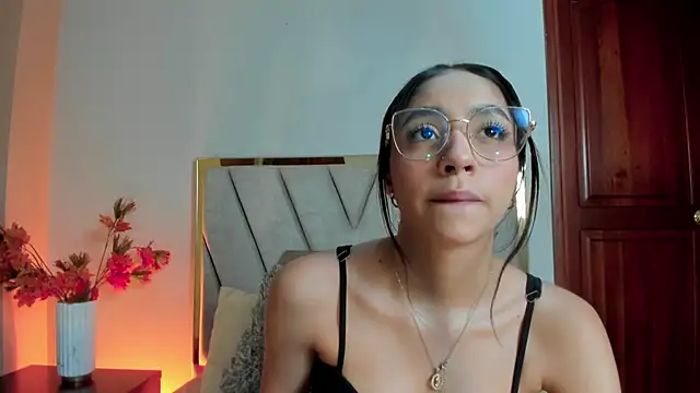 IvyJhons online show from December 2025 12:34:02 PM