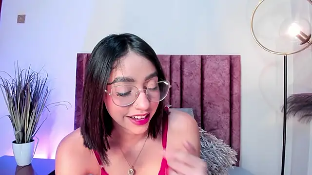 IvyJhons online show from February 2026 12:10:02 PM