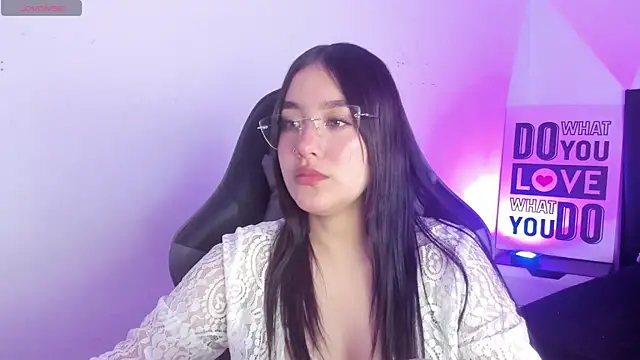 KimGarces online show from September 2025 04:28:02 PM