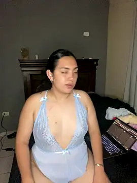 Snapshot of Karolineswettt chatting on September 2025 06:07:01 AM Karolineswettt online show from September 2025 06:07:01 AM