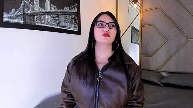 NavannyCattan online show from November 2025 02:55:01 AM