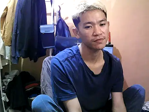 Snapshot of Riiichie_wilCumm chatting on November 2025 03:28:02 PM Riiichie wilCumm online show from November 2025 03:28:02 PM