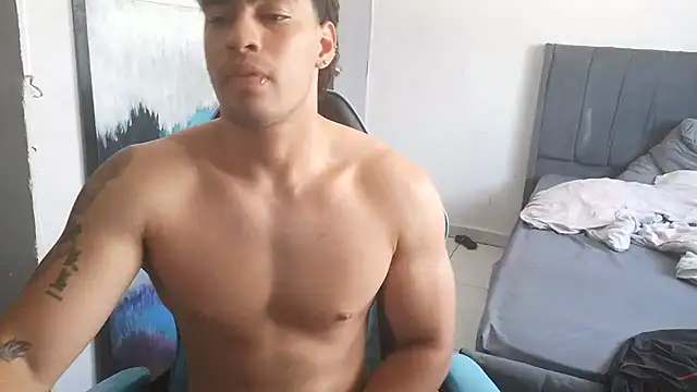 Snapshot of latin_party007 chatting on July 2026 07:04:01 PM latin party007 online show from July 2026 07:04:01 PM