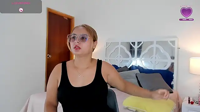 MikaelaStone online show from September 2025 12:40:01 PM