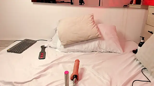 ShanelEvans online show from April 2026 07:41:01 PM