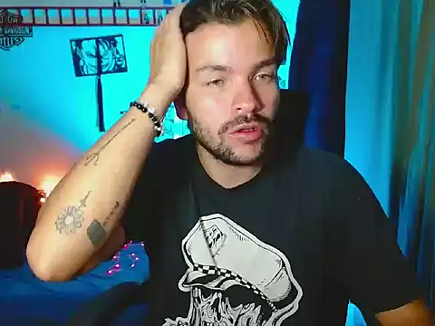 Snapshot of cortelioni_massimo_ chatting on October 2025 01:03:01 AM cortelioni massimo online show from October 2025 01:03:01 AM