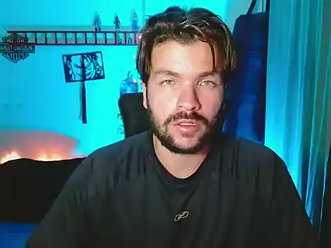 Snapshot of cortelioni_massimo_ chatting on October 2025 02:12:02 AM cortelioni massimo online show from October 2025 02:12:02 AM