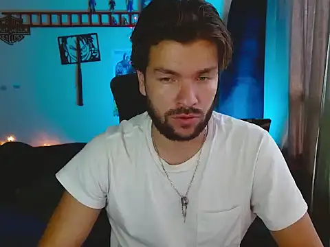 Snapshot of cortelioni_massimo_ chatting on October 2025 08:36:02 PM cortelioni massimo online show from October 2025 08:36:02 PM