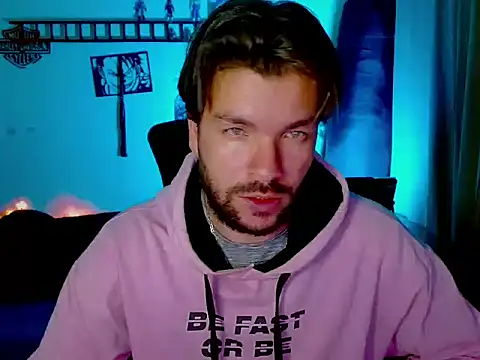 Snapshot of cortelioni_massimo_ chatting on October 2025 12:45:01 AM cortelioni massimo online show from October 2025 12:45:01 AM