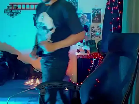 Snapshot of cortelioni_massimo_ chatting on November 2025 02:22:02 AM cortelioni massimo online show from November 2025 02:22:02 AM