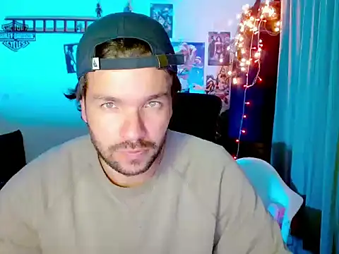 Snapshot of cortelioni_massimo_ chatting on December 2025 11:32:01 PM cortelioni massimo online show from December 2025 11:32:01 PM