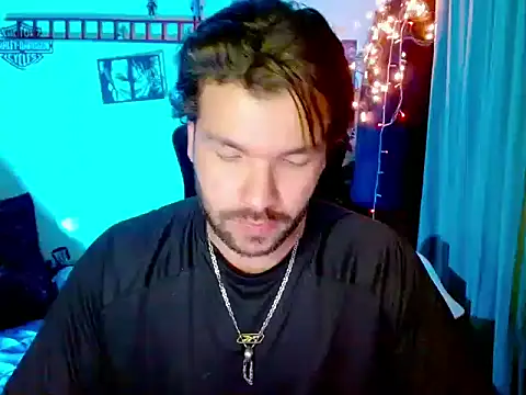 Snapshot of cortelioni_massimo_ chatting on December 2025 11:21:01 PM cortelioni massimo online show from December 2025 11:21:01 PM