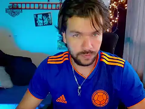 Snapshot of cortelioni_massimo_ chatting on January 2026 05:38:02 PM cortelioni massimo online show from January 2026 05:38:02 PM