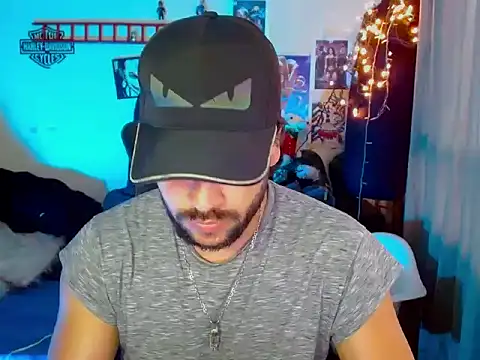 Snapshot of cortelioni_massimo_ chatting on January 2026 05:40:01 PM cortelioni massimo online show from January 2026 05:40:01 PM