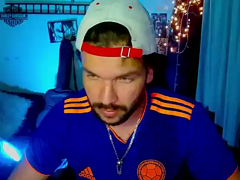 Snapshot of cortelioni_massimo_ chatting on January 2026 10:58:02 PM cortelioni massimo online show from January 2026 10:58:02 PM