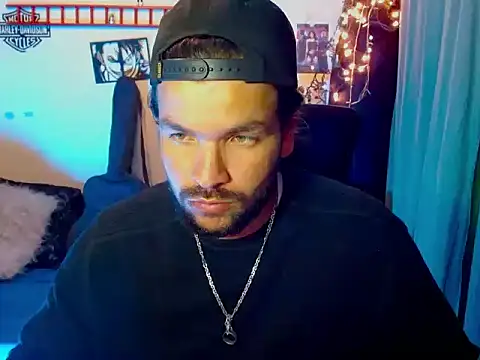 Snapshot of cortelioni_massimo_ chatting on January 2026 12:36:01 AM cortelioni massimo online show from January 2026 12:36:01 AM