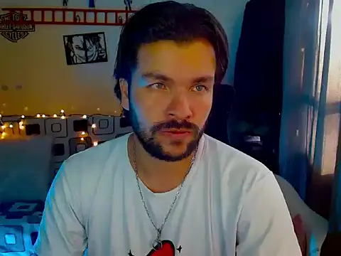 Snapshot of cortelioni_massimo_ chatting on February 2026 10:26:01 PM cortelioni massimo online show from February 2026 10:26:01 PM