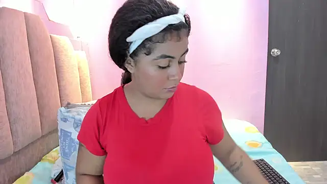 AndreaSweet2 online show from October 2025 08:20:01 PM