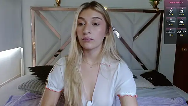 SophiaaLee online show from November 2025 04:46:01 PM