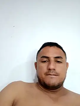 Geral Yeraldyn09 online show from October 2025 01:29:01 AM