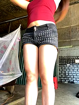 Huong-Ly online show from October 2025 01:37:02 AM