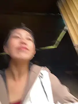 Huong-Ly online show from October 2025 01:57:01 AM