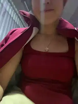 Snapshot of Huong-Ly chatting on February 2026 02:52:02 AM Huong-Ly online show from February 2026 02:52:02 AM