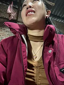 Snapshot of Huong-Ly chatting on February 2026 09:21:02 AM Huong-Ly online show from February 2026 09:21:02 AM