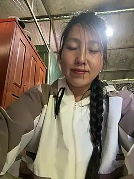 Snapshot of Huong-Ly chatting on February 2026 06:03:02 AM Huong-Ly online show from February 2026 06:03:02 AM