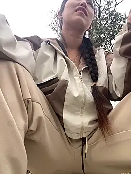 Snapshot of Huong-Ly chatting on February 2026 07:40:01 AM Huong-Ly online show from February 2026 07:40:01 AM