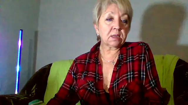 DianaQDream online show from February 2026 03:33:01 PM