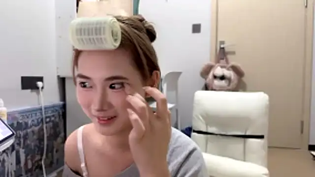 Ann-cookie online show from November 2025 01:55:02 PM