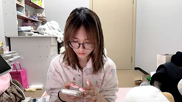 Snapshot of Ann-cookie chatting on March 2026 05:05:02 PM Ann-cookie online show from March 2026 05:05:02 PM