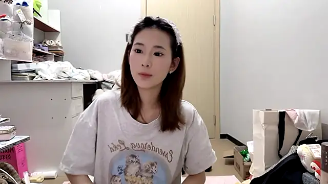 Snapshot of Ann-cookie chatting on March 2026 04:02:01 PM Ann-cookie online show from March 2026 04:02:01 PM