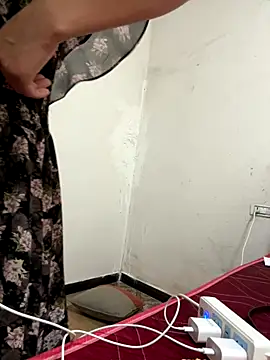 Snapshot of crhong666 chatting on October 2025 12:38:01 AM crhong666 online show from October 2025 12:38:01 AM