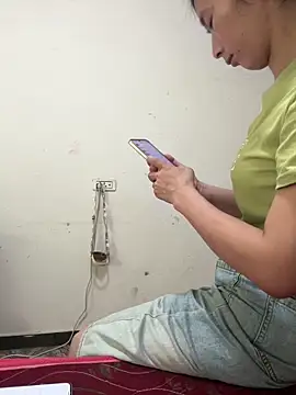 Snapshot of crhong666 chatting on October 2025 12:19:02 AM crhong666 online show from October 2025 12:19:02 AM