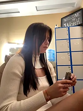 kimberlyy77 online show from October 2025 06:19:02 PM