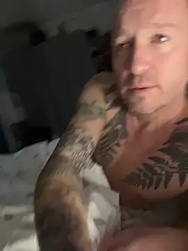 Snapshot of LesAmantsAE2 chatting on January 2026 07:13:01 AM LesAmantsAE2 online show from January 2026 07:13:01 AM