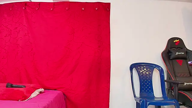 Snapshot of dominant_hipss chatting on October 2025 03:45:01 PM dominant hipss online show from October 2025 03:45:01 PM