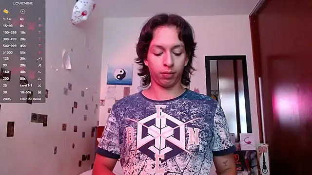 DannyPhantom555 online show from October 2025 01:18:01 PM