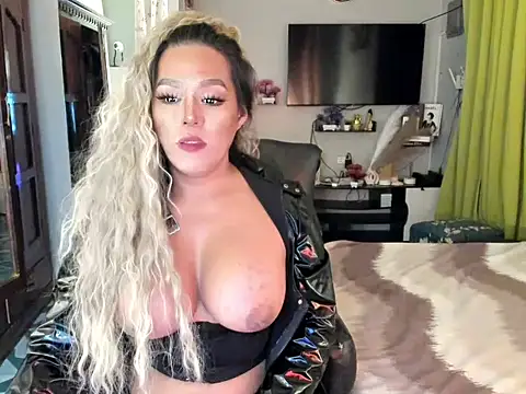 Snapshot of Queen_Angela6 chatting on October 2025 08:26:02 AM Queen Angela6 online show from October 2025 08:26:02 AM