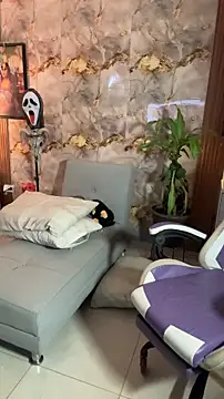 Snapshot of hannachris- chatting on October 2025 01:33:02 AM hannachris- online show from October 2025 01:33:02 AM