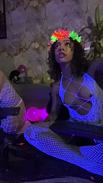 Snapshot of hannachris- chatting on October 2025 12:36:01 AM hannachris- online show from October 2025 12:36:01 AM