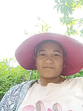 Love-Mama33 online show from November 2025 04:34:01 AM