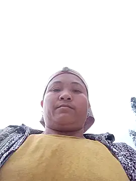 Snapshot of Love-Mama33 chatting on February 2026 09:47:02 AM Love-Mama33 online show from February 2026 09:47:02 AM