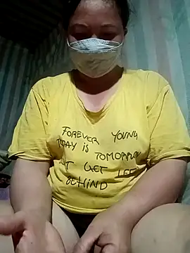 Snapshot of Love-Mama33 chatting on February 2026 01:44:01 PM Love-Mama33 online show from February 2026 01:44:01 PM