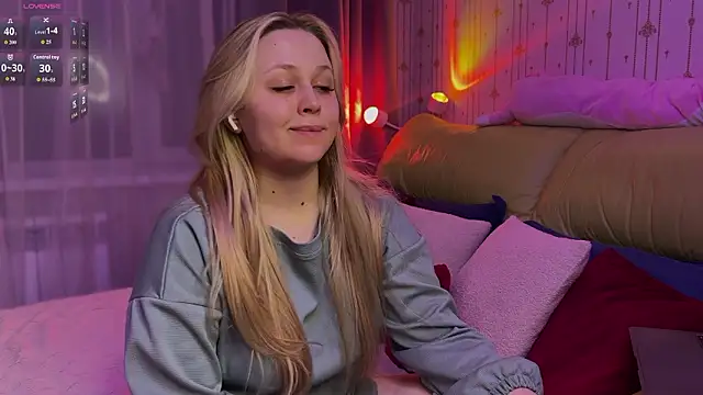 Estella Elwood online show from March 2026 06:13:01 PM