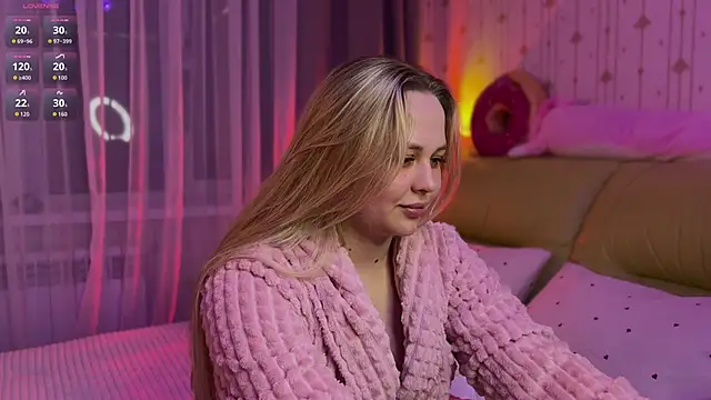 Estella Elwood online show from April 2026 06:34:01 PM