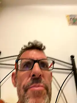 Snapshot of gigolobcn chatting on October 2025 02:25:02 PM gigolobcn online show from October 2025 02:25:02 PM