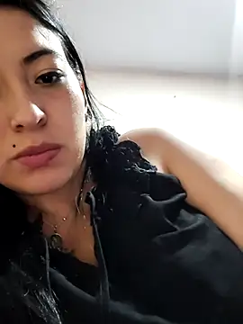 Snapshot of angelicroose2 chatting on February 2026 03:58:01 AM angelicroose2 online show from February 2026 03:58:01 AM